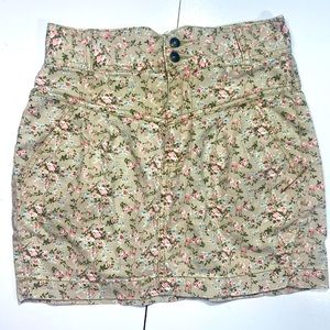 Blanco Floral Y2K Vintage Inspired‎ Woman’s Mini Skirt With 2 Front Pockets 2